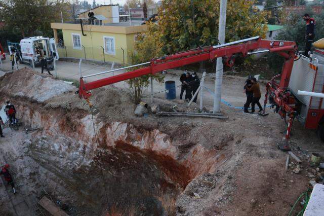 Kuyu açarken göçük altında kalan diğer işçinin cansız bedenine ulaşıldı Kuyu açarken göçük altında kalan diğer işçinin cansız bedenine ulaşıldı