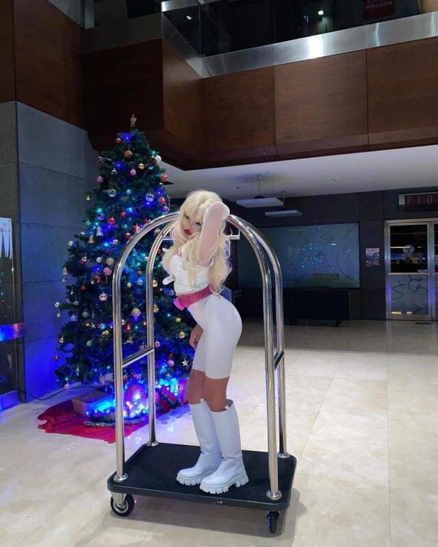 Bahar Candan banyoda dans etti! Beyaz taytıyla yaptığı hareketler takipçilerinin tepkisini çekti