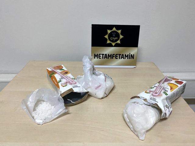 Bu yöntem şeytanın aklına gelmez! Meyve suyu paketlerine gizlenen uyuşturucu maddeler ele geçirildi Bu yöntem şeytanın aklına gelmez! Meyve suyu paketlerine gizlenen uyuşturucu maddeler ele geçirildi