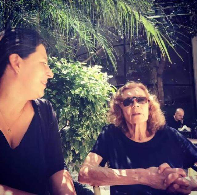 Eski dünya güzeli Norma Cappagli, otobüs altına kalarak can verdi Eski dünya güzeli Norma Cappagli, otobüs altına kalarak can verdi