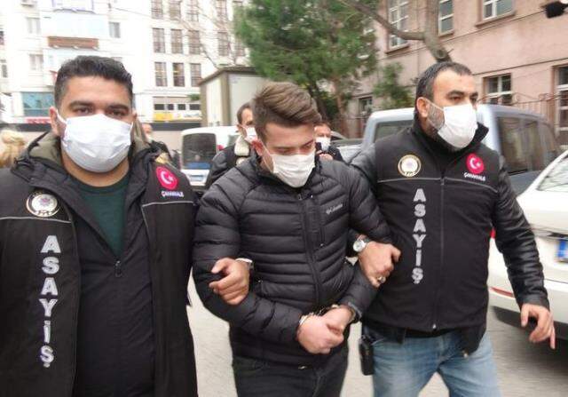 İnsanlıktan utandıran anlar! Yeni doğmuş bebeğini böyle çöpe atmış İnsanlıktan utandıran anlar! Yeni doğmuş bebeğini böyle çöpe atmış