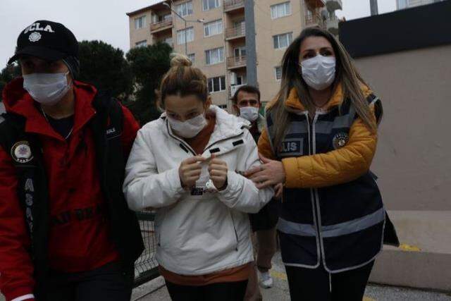 İnsanlıktan utandıran anlar! Yeni doğmuş bebeğini böyle çöpe atmış İnsanlıktan utandıran anlar! Yeni doğmuş bebeğini böyle çöpe atmış