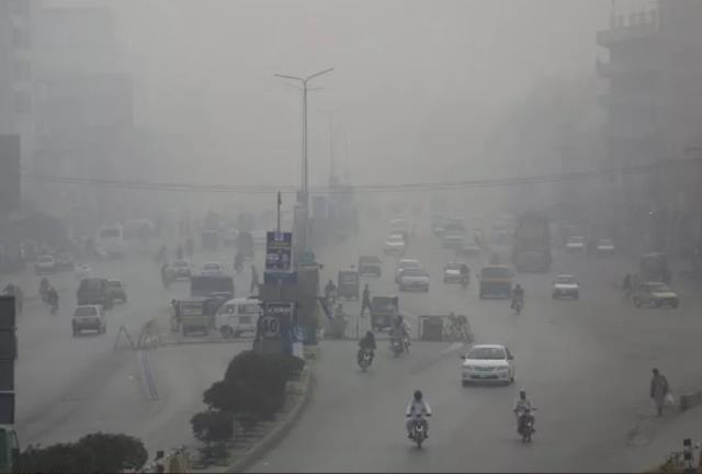 Hindistan'da hava kirliliği nedeniyle bir yılda 1,67 milyon insan hayatını kaybetti