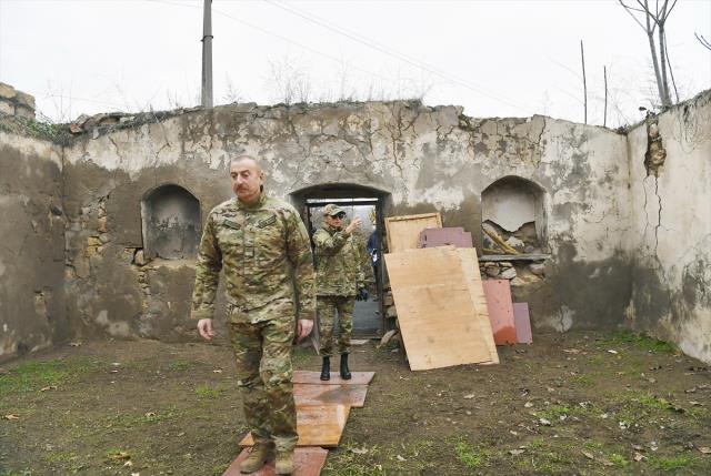 İşgalden kurtarılan kenti ziyaret eden Aliyev gözlerine inanamadı: Bu görüntüler tazminat davasında kanıt olacak