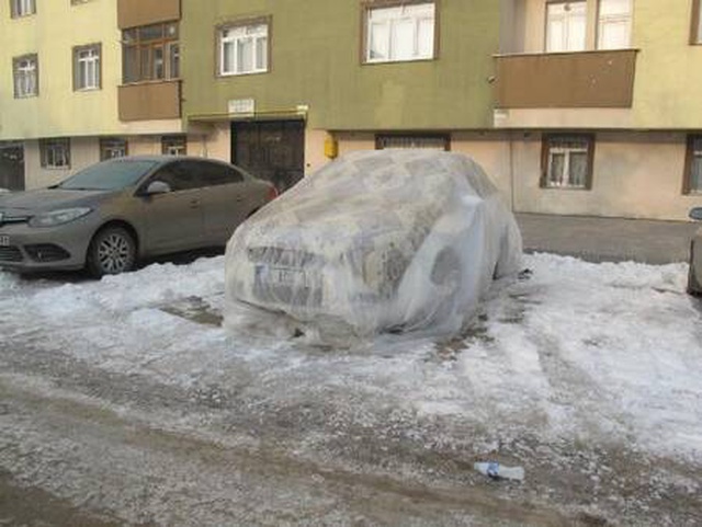 Ağrı Taşlıçay'da termometre sıfırın altında 26.1 dereceyi gördü! Tüm ilçe resmen dondu