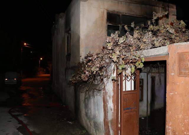 Mersin'de ev yangını! Suriye uyruklu iki bebek hayatını kaybetti Mersin'de ev yangını! Suriye uyruklu iki bebek hayatını kaybetti
