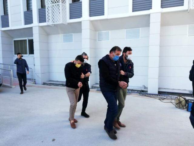 Sahte kimlik düzenleyip, dublör kullanan dolandırıcılar milyonluk dükkanları üzerlerine geçirdi