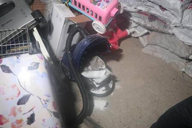 Denizli'de uyuşturucu satıcılarına şafak operasyonu! Elektrikli süpürgeden uyuşturucu çıktı Denizli'de uyuşturucu satıcılarına şafak operasyonu! Elektrikli süpürgeden uyuşturucu çıktı