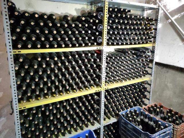 Bursa'da yılbaşı öncesi kaçak içki imal edilen çiftliğe şok baskın Bursa'da yılbaşı öncesi kaçak içki imal edilen çiftliğe şok baskın