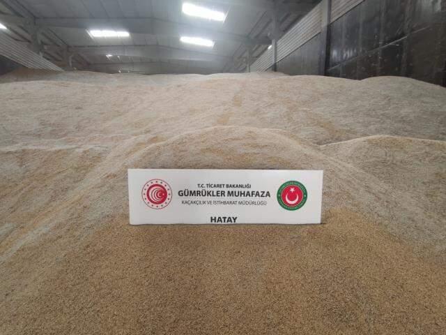 Hatay'da değeri 15 milyon lira olan 5 bin ton genetiği değiştirilmiş pirinç ele geçirildi Hatay'da değeri 15 milyon lira olan 5 bin ton genetiği değiştirilmiş pirinç ele geçirildi