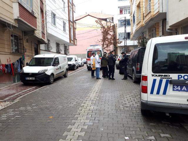 Esenyurt'ta sokak ortasında kadın cesedi bulundu Esenyurt'ta sokak ortasında kadın cesedi bulundu