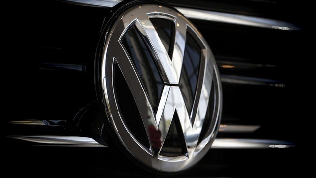 Volkswagen'in Türkiye'de yatırımdan vazgeçmesine Bakan Varank'tan eleştiri: 'Siyasi karar alarak kendi yatırımcısını aldattı'