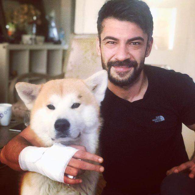 Oyuncu Rüzgar Aksoy'a saldıran köpeğin sahibine 1,5 yıl hapis istendi Oyuncu Rüzgar Aksoy'a saldıran köpeğin sahibine 1,5 yıl hapis istendi