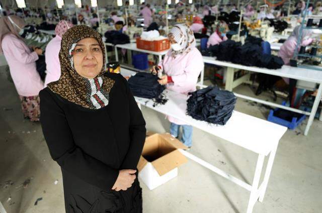 Bileziklerini satarak tekstil sektörüne giren kadın, şimdilerde 43 ülkeye ihracat yapıyor Bileziklerini satarak tekstil sektörüne giren kadın, şimdilerde 43 ülkeye ihracat yapıyor