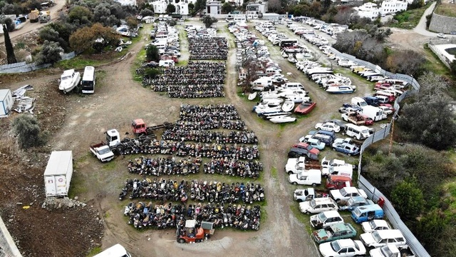 Muğla'da bulunan yediemin otoparklarında binlerce otomobil, motosiklet ve tekne çürümeye terk edildi Muğla'da bulunan yediemin otoparklarında binlerce otomobil, motosiklet ve tekne çürümeye terk edildi