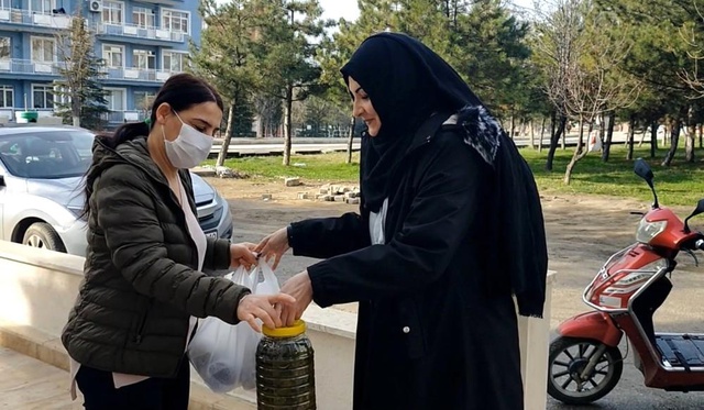 Bir şişe pekmezle organik ürün yapmaya başlayan girişimci kadın, şimdi siparişlere yetişemiyor Bir şişe pekmezle organik ürün yapmaya başlayan girişimci kadın, şimdi siparişlere yetişemiyor