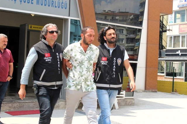 Arkadaşını yatakta katleden katilden ilginç savunma: En büyük uyuşturucu kaçakçılığının başındaydı Arkadaşını yatakta katleden katilden ilginç savunma: En büyük uyuşturucu kaçakçılığının başındaydı