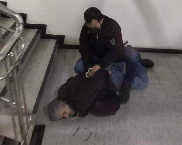 Firari eski emniyet müdürleri, Ankara'da FETÖ'nün hücre evinde yakalandı Firari eski emniyet müdürleri, Ankara'da FETÖ'nün hücre evinde yakalandı