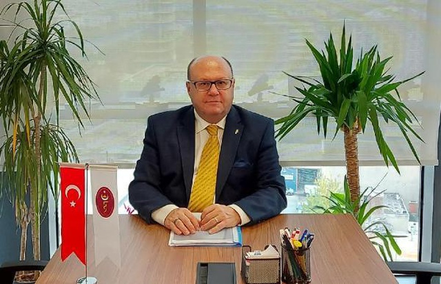 Köpeğini tedaviye getiren kadının veterinere saldırdığı anlar kamerada Köpeğini tedaviye getiren kadının veterinere saldırdığı anlar kamerada