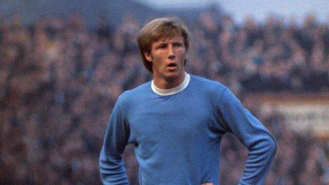 Manchester City'nin efsane futbolcusu Colin Bell vefat etti Manchester City'nin efsane futbolcusu Colin Bell vefat etti