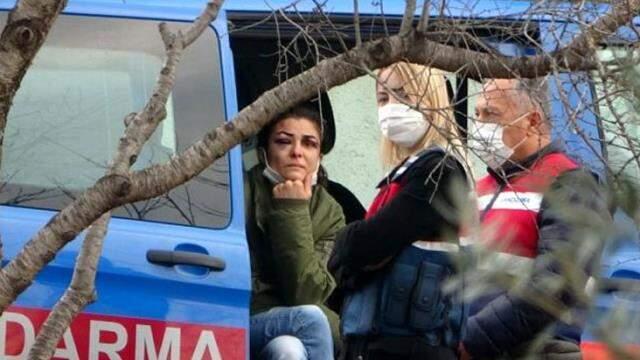 Ellerini kelepçeleyerek gece boyu şiddet uygulayan eşini av tüfeğiyle öldürdü