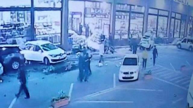 Kocaeli'de eşine 'Bugün ikimiz de öleceğiz' deyip dinlenme tesisine daldı! 1 ölü, 8 yaralı