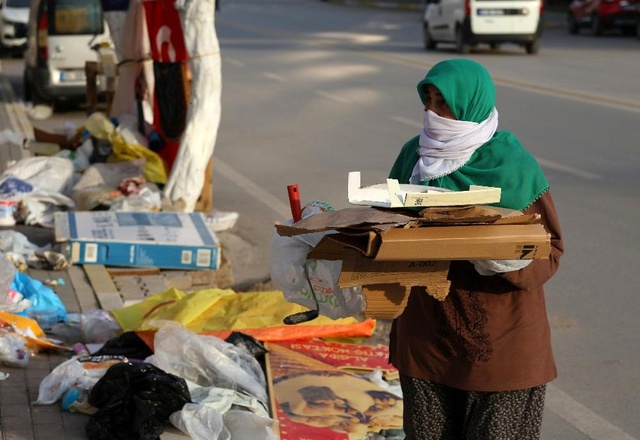 73 yaşında geri dönüşüm kralı oldu, evini fabrika yaptı 73 yaşında geri dönüşüm kralı oldu, evini fabrika yaptı