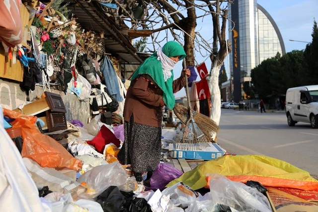 73 yaşında geri dönüşüm kralı oldu, evini fabrika yaptı 73 yaşında geri dönüşüm kralı oldu, evini fabrika yaptı