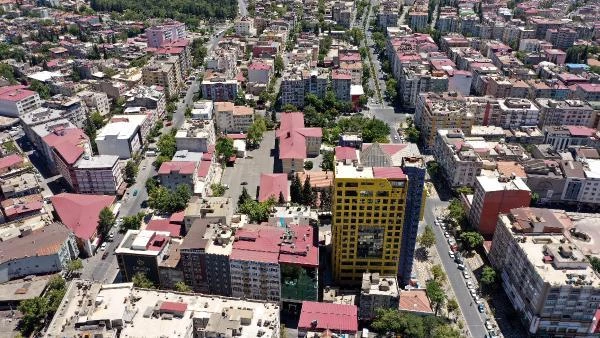 Kahramanmaraş Büyükşehir Belediyesi, 30 milyon lira teklif edilen dünyanın en saçma binasını yıkacak