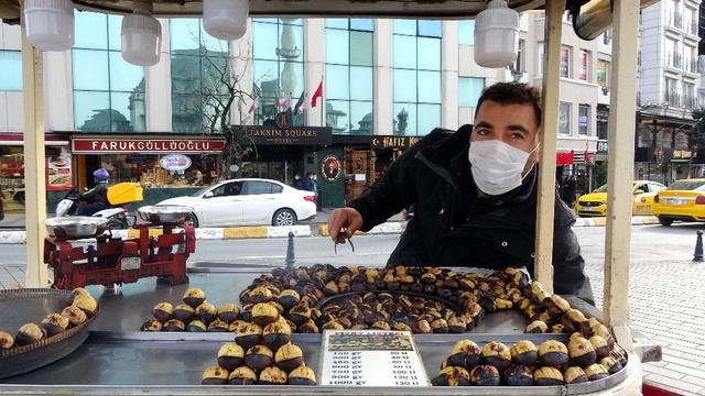 Pişmiş kestanenin kilosu 130 lira oldu Pişmiş kestanenin kilosu 130 lira oldu