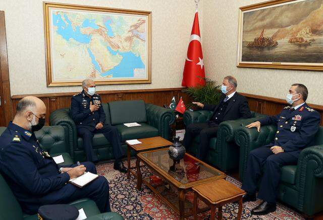 Pakistan hava kuvvetleri komutanı Türkiye'nin üst düzey askeri liderleriyle görüştü