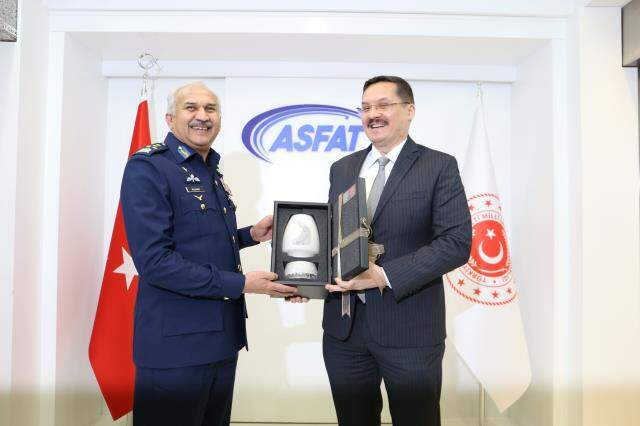 Pakistan hava kuvvetleri komutanı Türkiye'nin üst düzey askeri liderleriyle görüştü