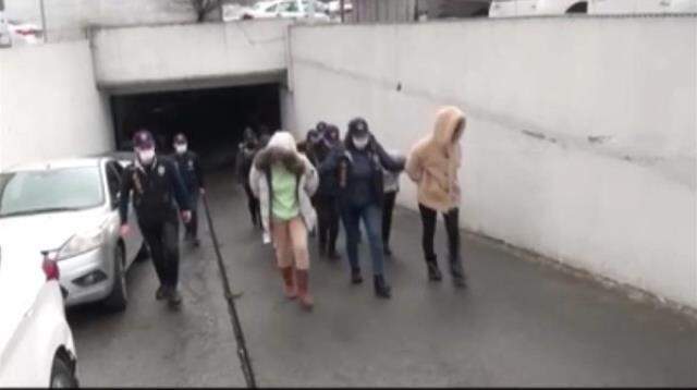 İnternette 'jigolo' ilanları vererek milyonluk vurgun yapan şebeke çökertildi! 5 kişi tutuklandı