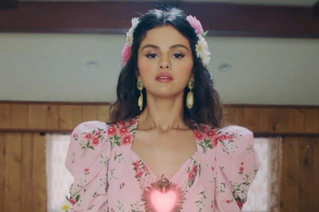 Selena Gomez'in yeni şarkısı Türkiye gündeminde birinci sıraya oturdu