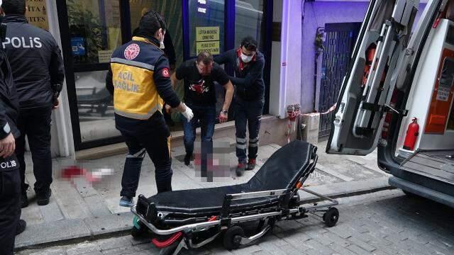 Elindeki tabanca ateş aldı, mermi çenesinden girip alnından çıksa da sedyeye yürüyerek gitti