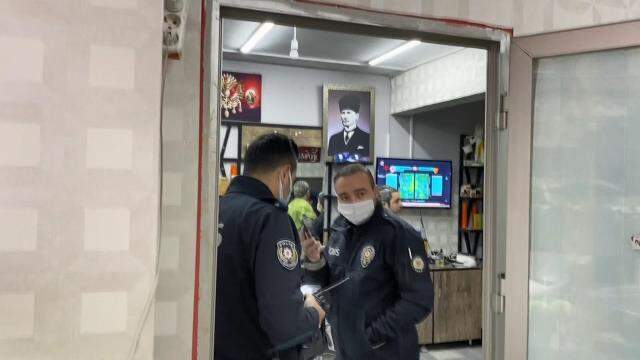 Yine Esenyurt! Dışarıdan çiğ köfteci, içi berber Yine Esenyurt! Dışarıdan çiğ köfteci, içi berber
