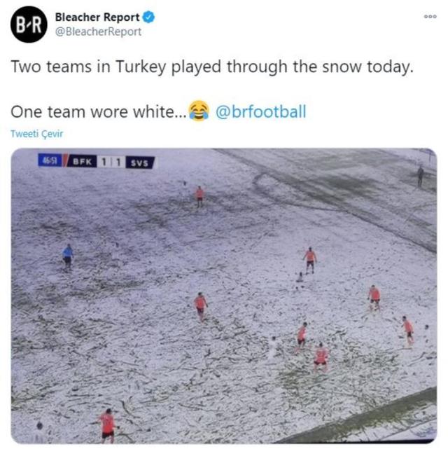 Sivasspor'un karda oynanan Başakşehir maçında sahaya beyaz formayla çıkması dünya gündeminde