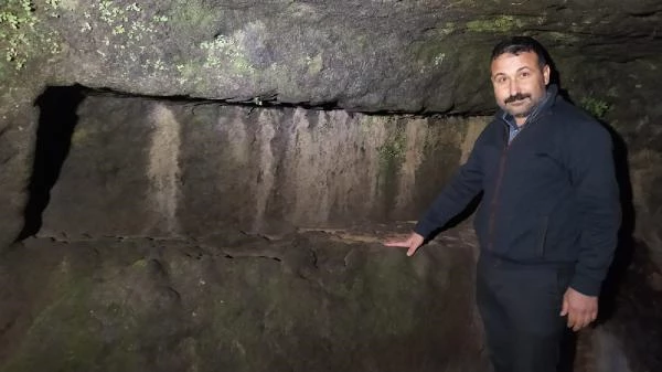 Sular çekilince altıncı yüzyılda kalma kaya mezarları ortaya çıktı