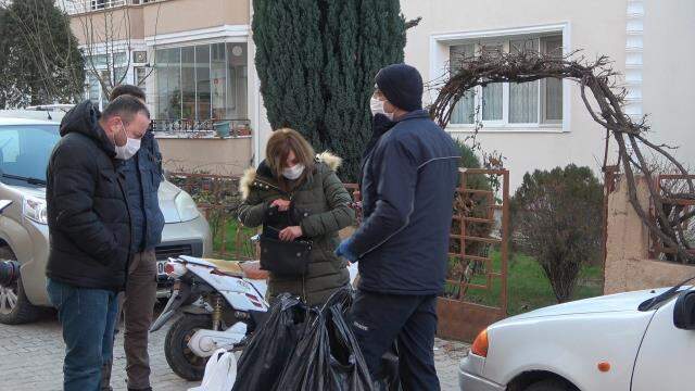 Arkadaşı tarafından eve kitlenen kadını itfaiye ekipleri kurtardı Arkadaşı tarafından eve kitlenen kadını itfaiye ekipleri kurtardı