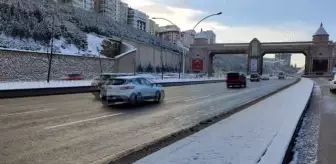 Başkentte kar, sokakları beyaza bürüdü (2)