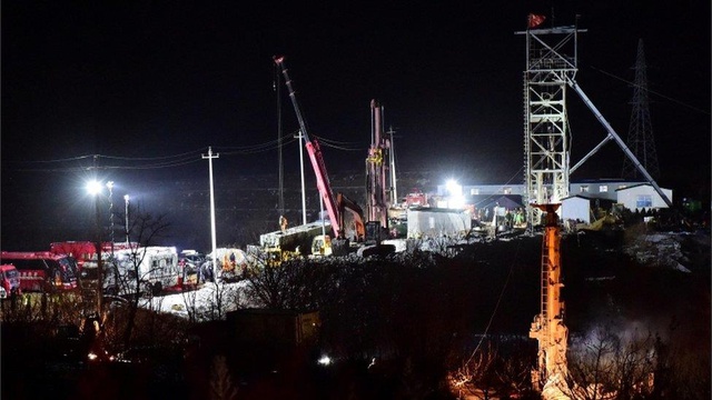 Çin'de 8 gündür mahsur kalan madenciler 'Bize ulaşmaya çalışmaktan vazgeçmeyin' yazılı not gönderdi