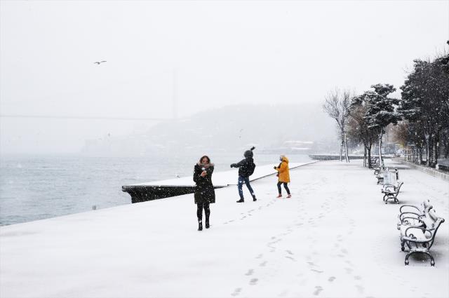Meteoroloji'nin tahminlerine göre kar yağışı bugün İstanbul'u terk edecek
