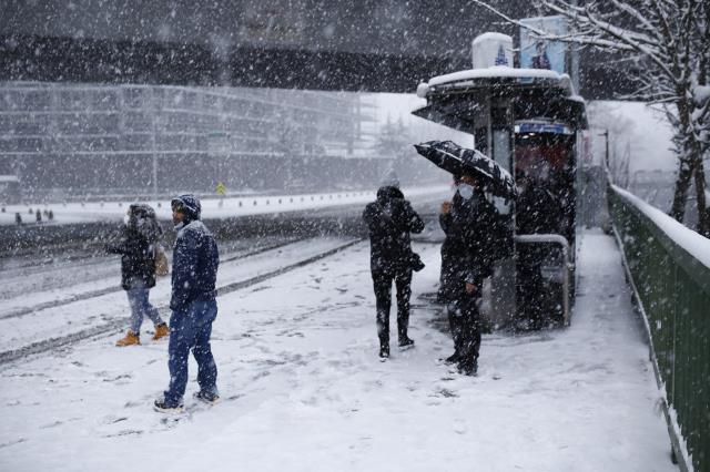 Son dakika! İstanbul'da yeniden başlayan kar ve buzlanma nedeniyle trafik yoğunluğu yüzde 85'i buldu