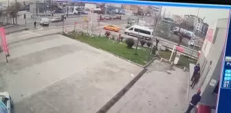 2 kişinin yaralandığı trafik kazası güvenlik kamerasında