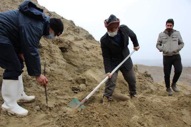 Köylülerin su ararken bulduğu fosiller 10 milyon yıl öncesine ait mamutların kemikleri olabilir