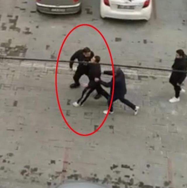 Tacize uğradığını iddia ettiği adamın otomobilini tornavidayla çizdi Tacize uğradığını iddia ettiği adamın otomobilini tornavidayla çizdi