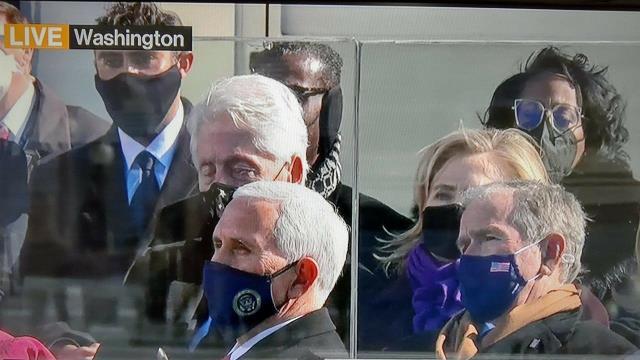 Eski ABD Başkanı Bill Clinton, Joe Biden'ın yemin töreninde uyuyakaldı