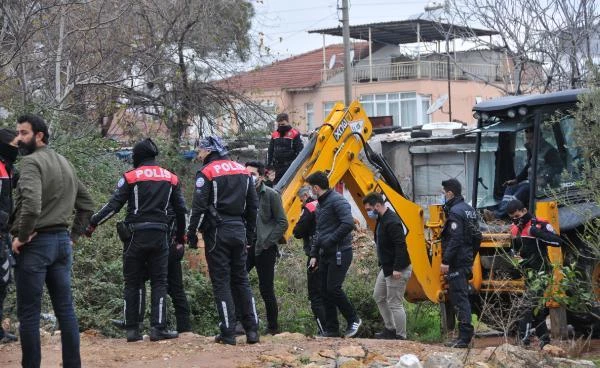 Alacak-verecek meselesi yüzünde silah ve muştalarla birbirlerine girdiler: 3 yaralı