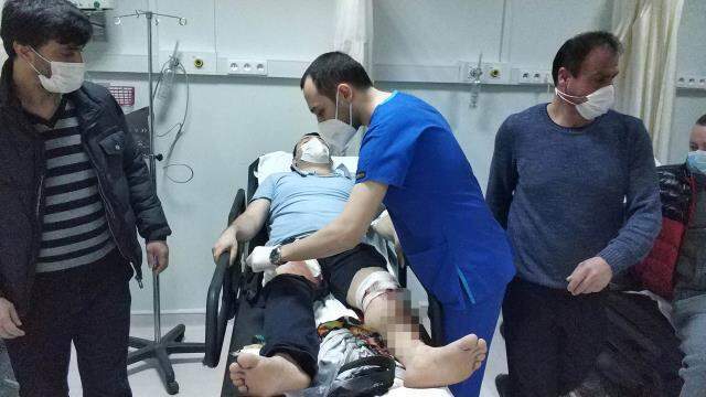 İki aylık bebeğin ağlama sesi nedeniyle çıkan komşu kavgasında 5 kişi hastanelik oldu İki aylık bebeğin ağlama sesi nedeniyle çıkan komşu kavgasında 5 kişi hastanelik oldu
