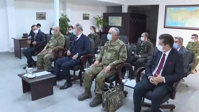 Mehmetçik için üretilen yeni tip kamuflajlar komutanların Arifiye ziyaretinde görücüye çıktı